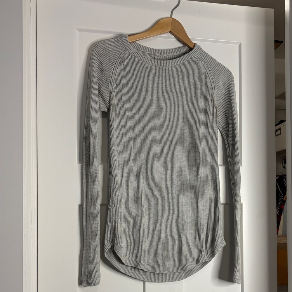 Lululemon Grey Ribbed Long Sleeve Top